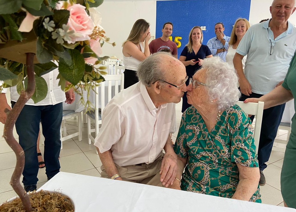 O Convite Perfeito: Elegância e Informação Essencial - inspiração 1