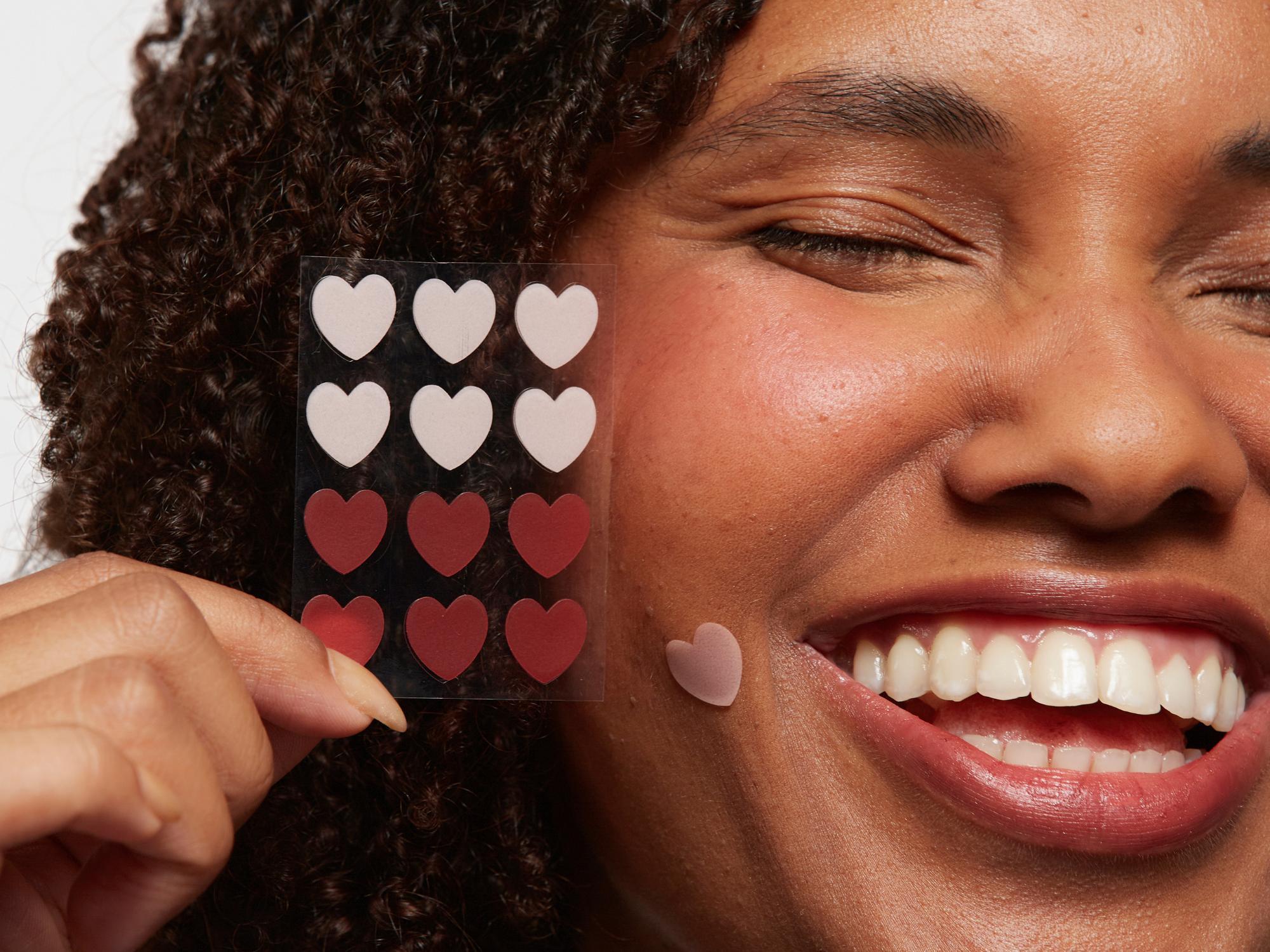 Os Diferentes Tipos de Adesivos: Qual Escolher Para Sua Pele? - inspiração 1