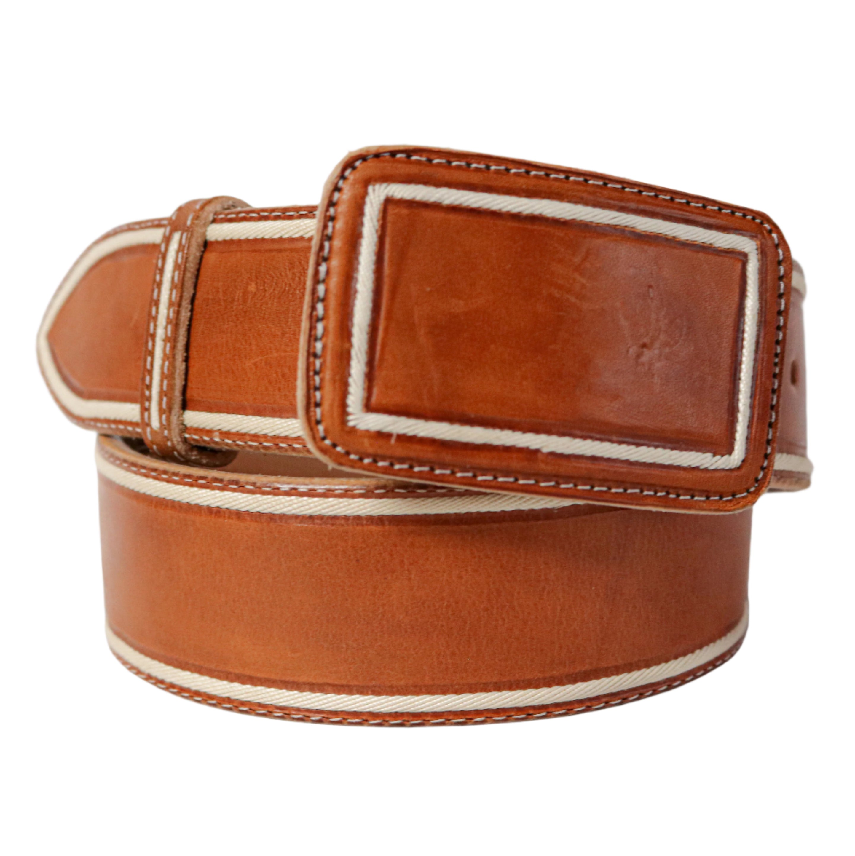 Como o cinto pode transformar um look básico - inspiração 1