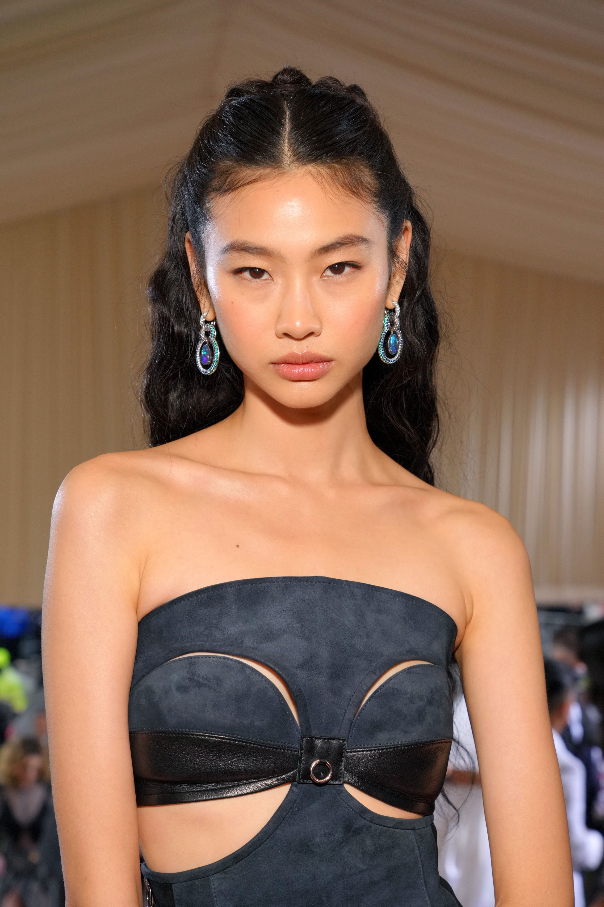 Adaptando o Estilo Jung Ho Yeon ao Dia a Dia Brasileiro - inspiração 1