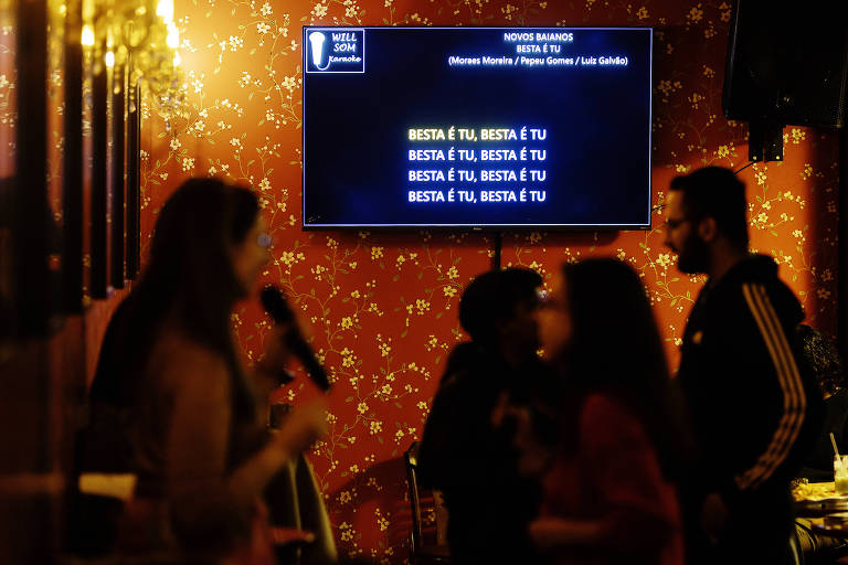 Organizando sua festa temática de karaokê retrô - inspiração 1