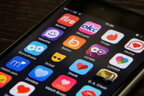 O Jeito Brasileiro de Namorar Online: O Que Esperar e Como Se Destacar - inspiração 1