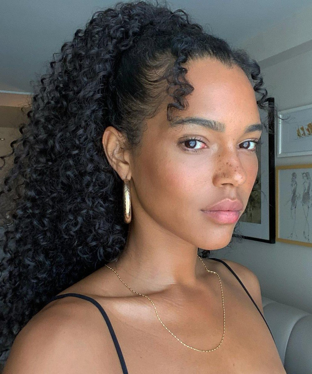 Headbands e Lenços: Acessórios Que Elevam Qualquer Look - inspiração 1