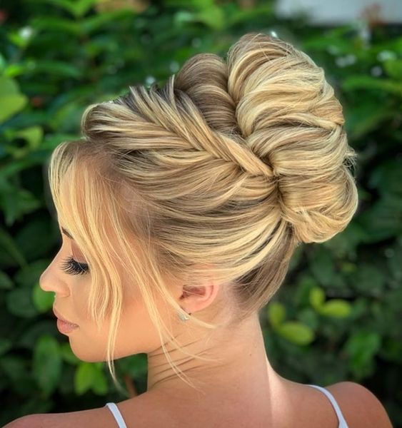 Penteados Semi-Presos com Ondas Suaves: Delicadeza Feminina - inspiração 2