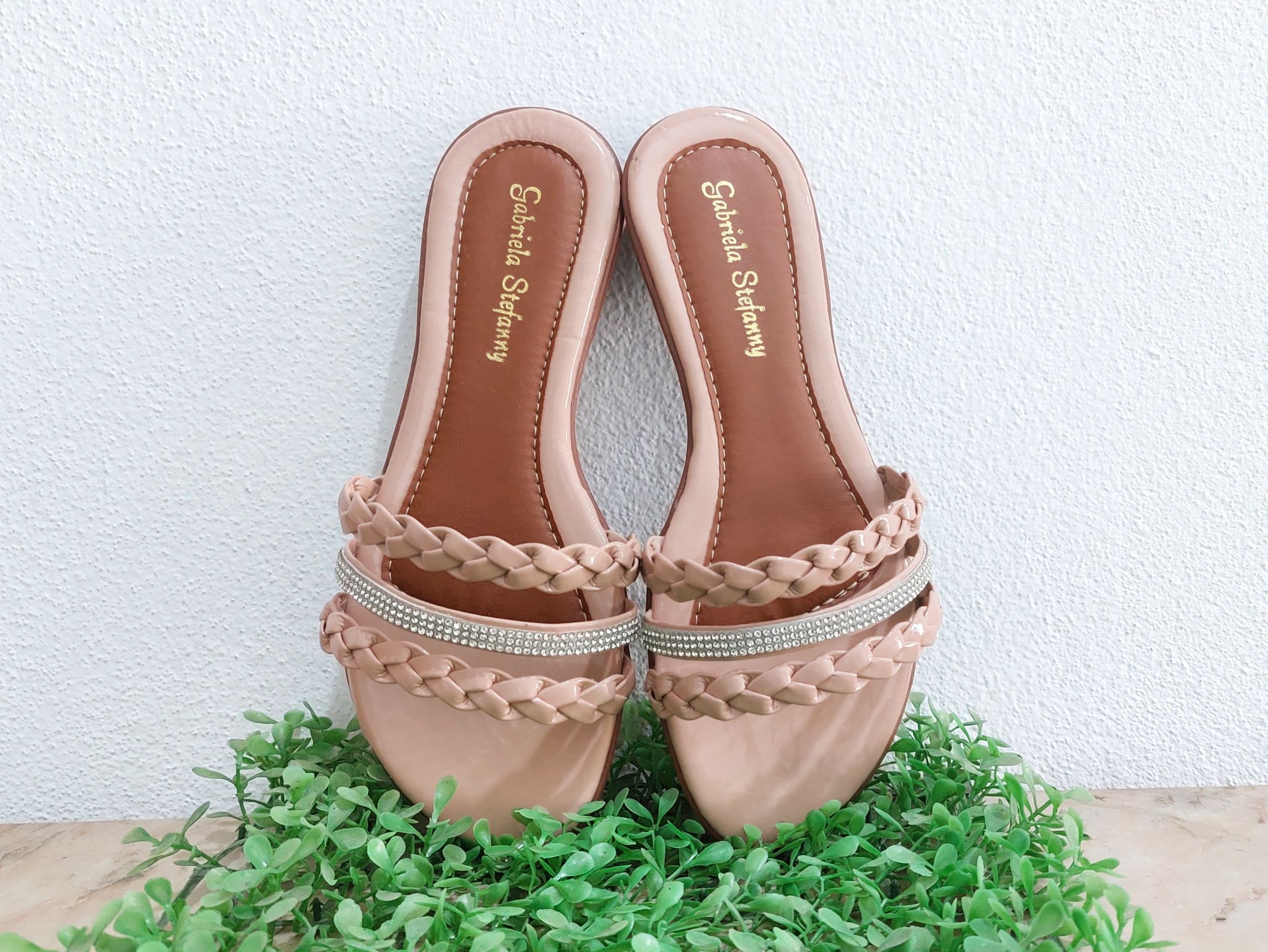 Detalhamento Que Faz a Diferença: Pedrarias, Fivelas e Texturas - inspiração 2