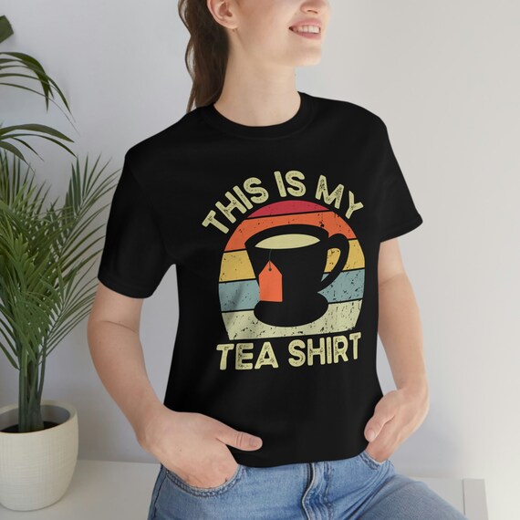 Como Combinar Seu 'Tea Shirt Tea' com Peças Chave - inspiração 1