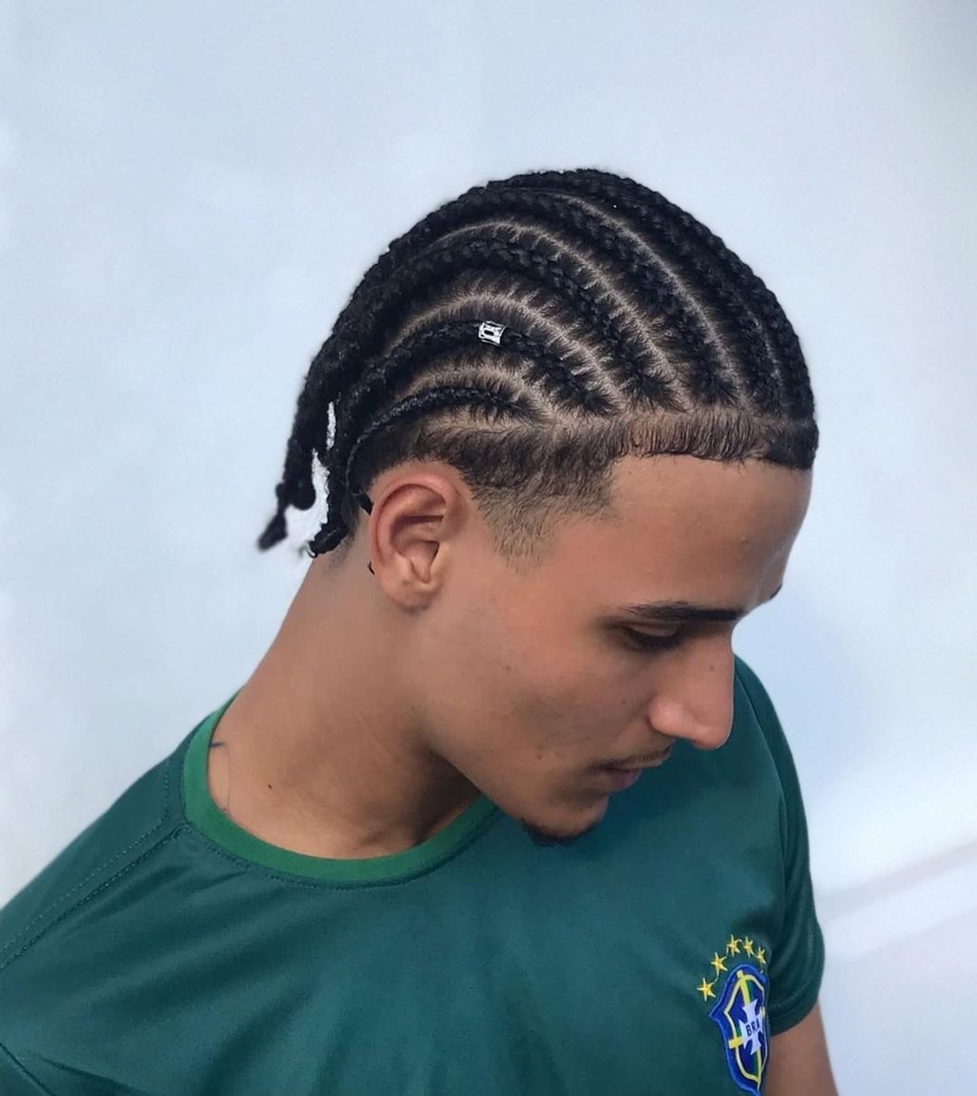 Trança Lateral Despojada: Charme e Praticidade em Minutos - inspiração 1