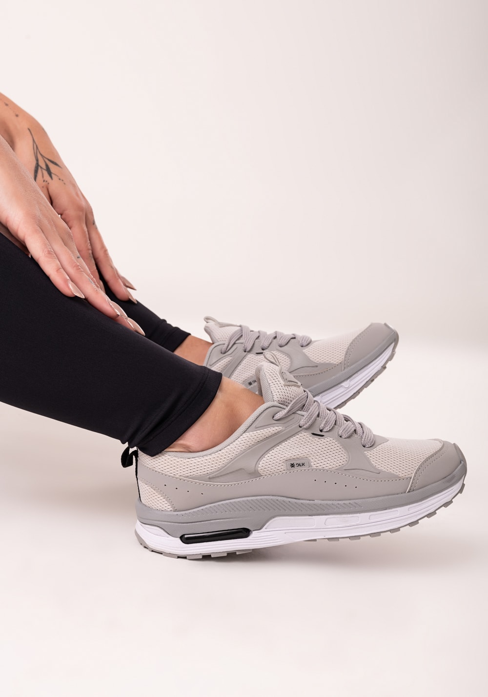 O Clássico Que Nunca Sai de Moda: Tênis Brancos Para Todas As Ocasiões - inspiração 1