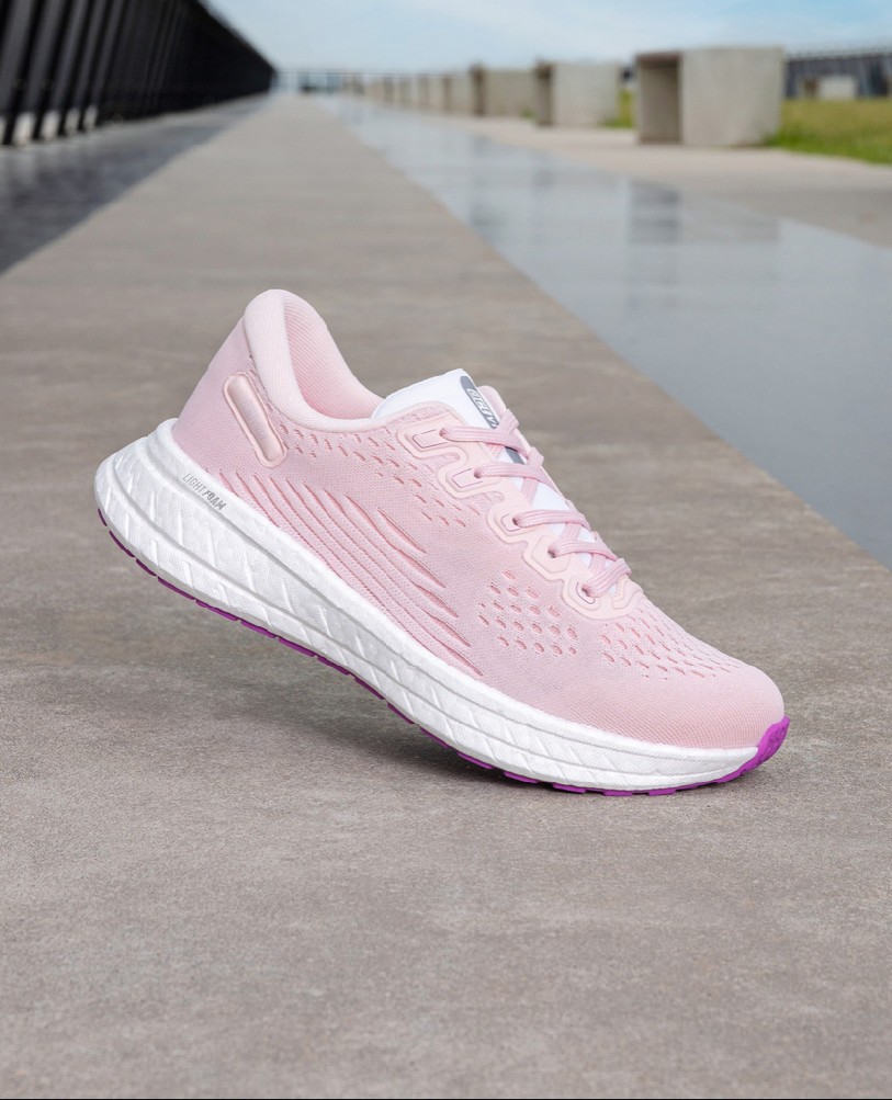 O Clássico Que Nunca Sai de Moda: Tênis Brancos Para Todas As Ocasiões - inspiração 2