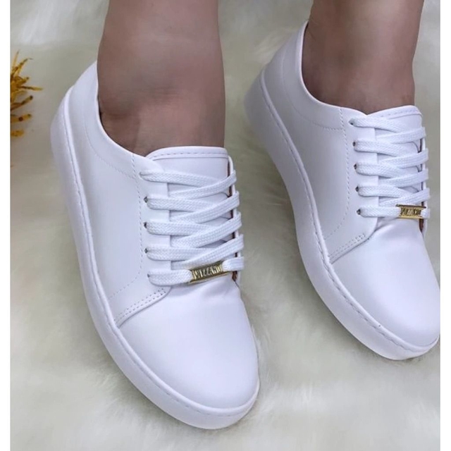 Elegância Inesperada: Tênis Branco com Alfaiataria - inspiração 2