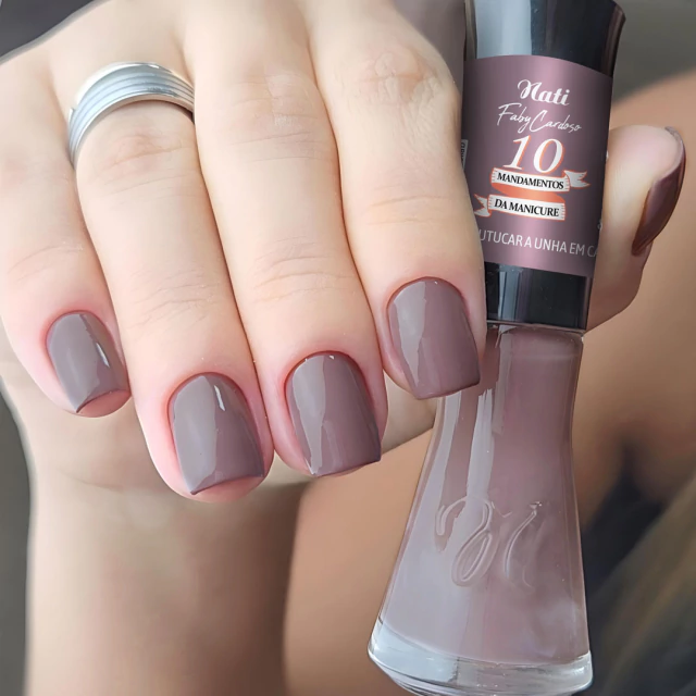 A Volta das Unhas Curtas: Versatilidade e Praticidade - inspiração 2