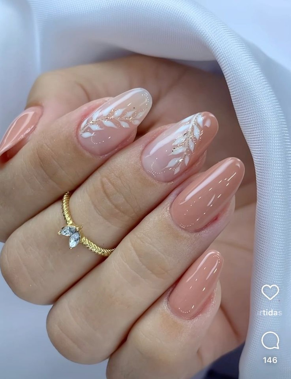 O Minimalismo Chique: Unhas Nude com Detalhes Pontuais - inspiração 1