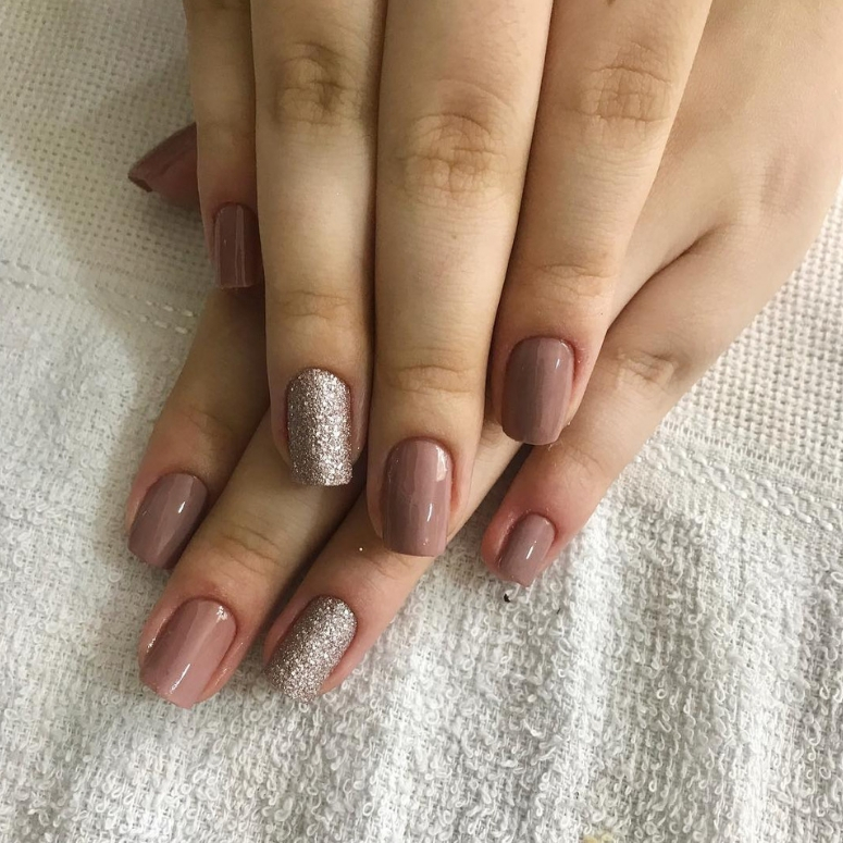 Unhas Nude: O Toque Final Para um Look Poderoso - inspiração 1