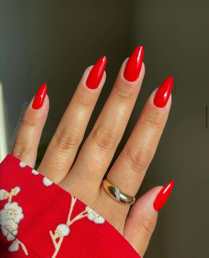 Formatos de Unha Ideais para Realçar o Vermelho - inspiração 2