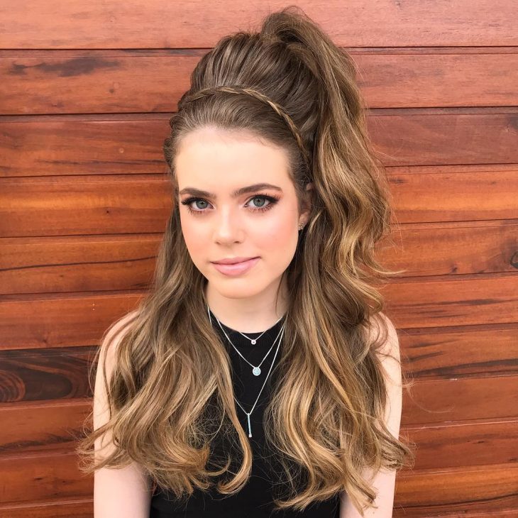 5 ideias de títulos:
1. Penteados Tumblr para 15 Anos: O Guia Completo para um Visual Inesquecível
2. Deslumbre na sua Festa de 15 Anos com Penteados Estilo Tumblr
3. Do Clássico ao Moderno: Penteados Tumblr que Vão Arrasar na sua Debut
4. Cabelos de Sonho para 15 Anos: Inspirações Tumblr para Todos os Tipos de Fio
5. Penteados Tumblr para 15 Anos: Dicas de Acessórios e Texturas Naturais