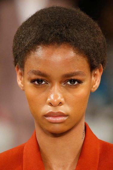 Colorimetria 5: O Que Você Precisa Saber Sobre o Castanho Claro e Cores Rejuvenescedoras