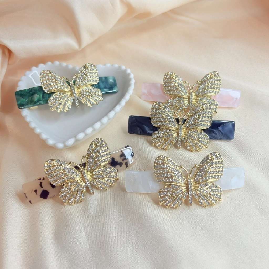 10 penteados com presilhas borboleta y2k para arrasar