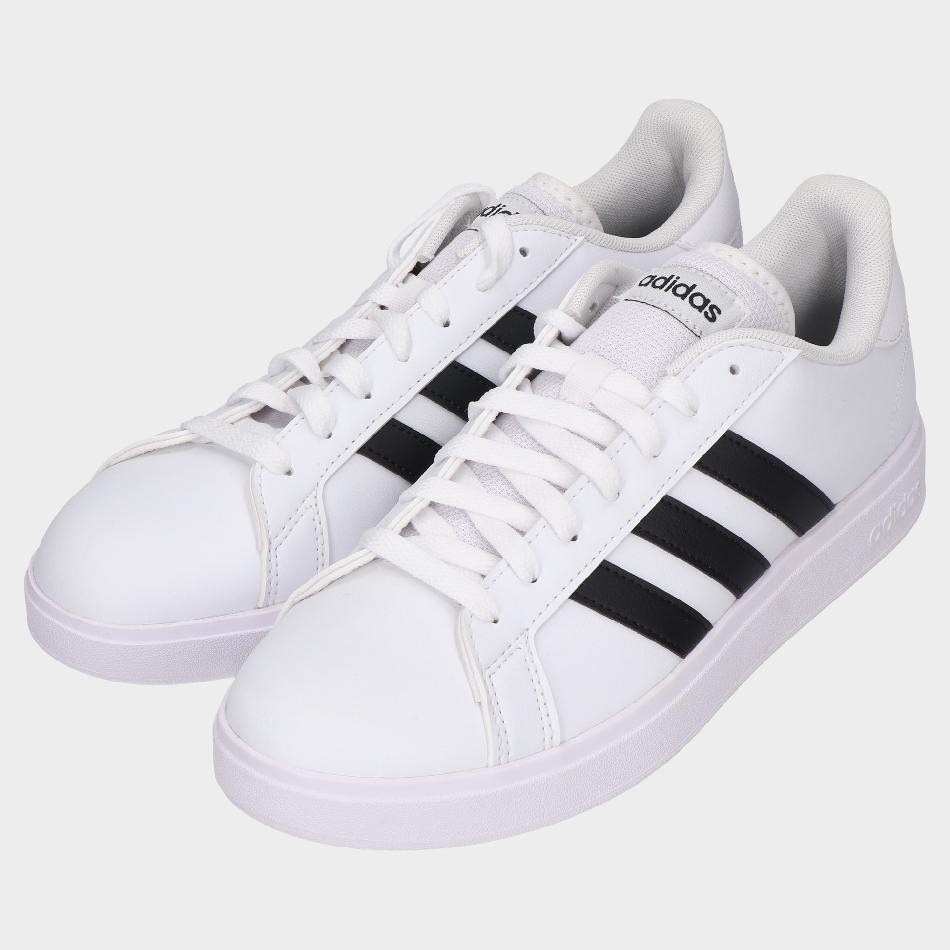 Como Combinar Tênis Adidas Casuais com Looks Modernos