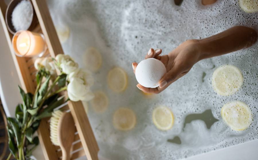 Os 5 Banhos de Ervas Mais Poderosos para Limpeza Espiritual