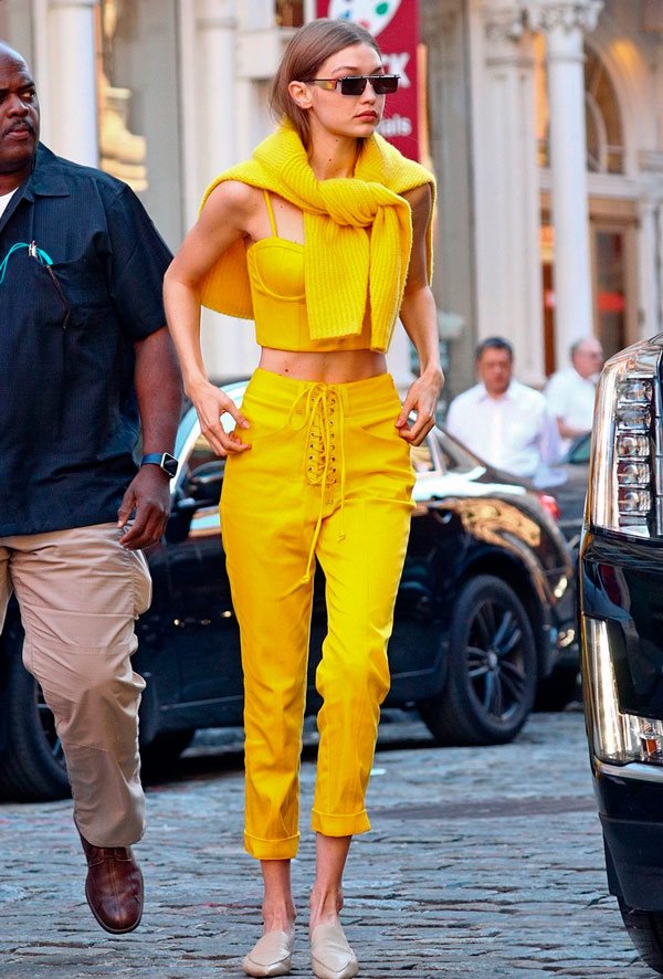 outfits yellow blouse