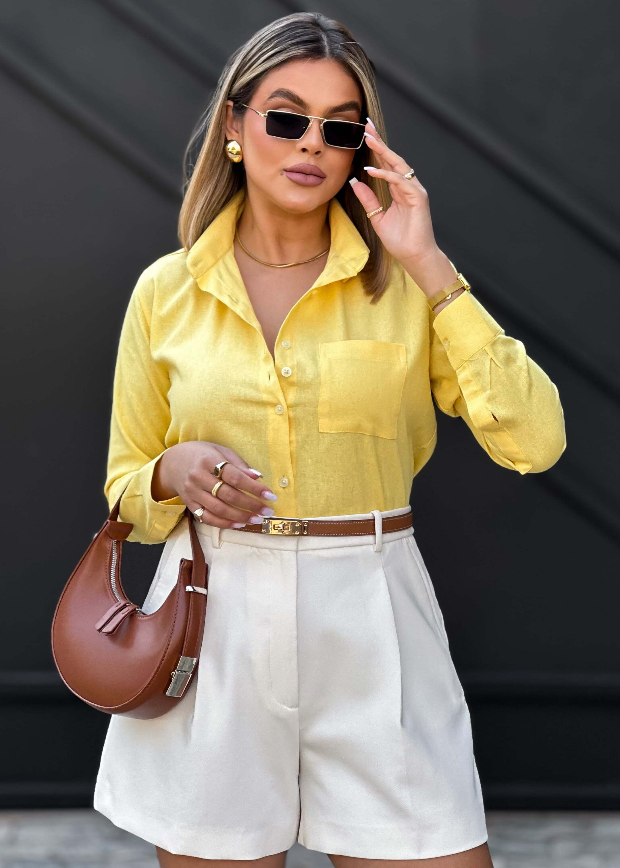 looks com camisa amarela