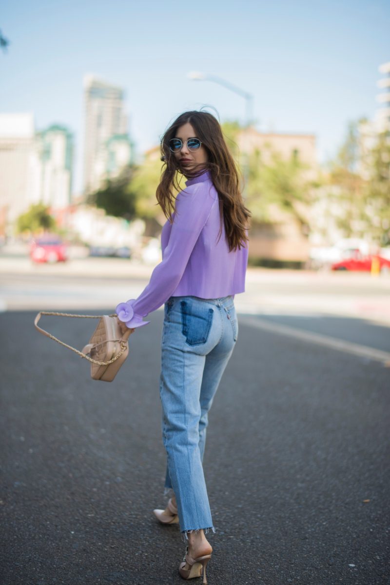 blusa lilás com off-white