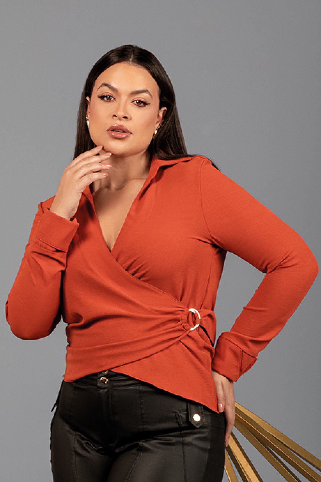 blusa terracota decote V