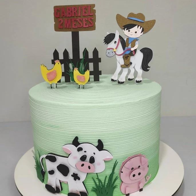 bolo fazendinha com celeiro