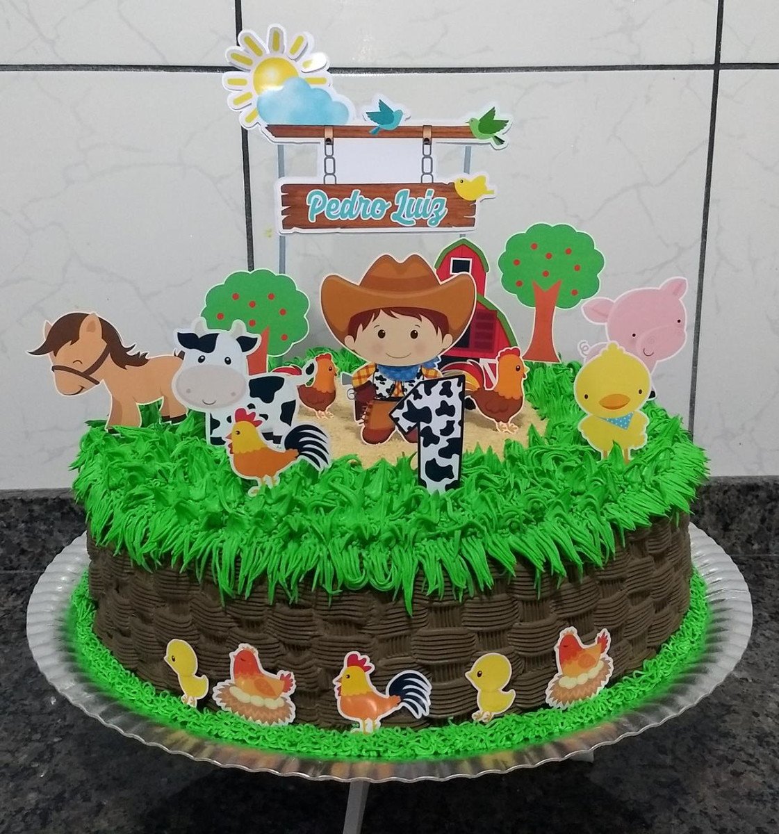 bolo fazendinha com tratores
