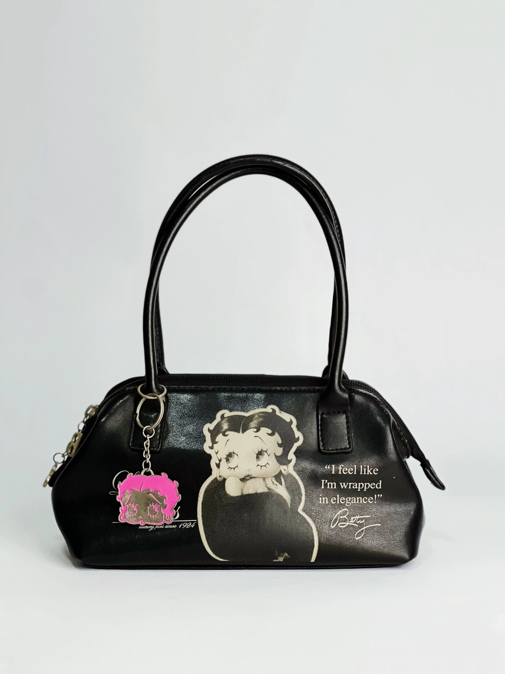 looks com bolsa Betty Boop