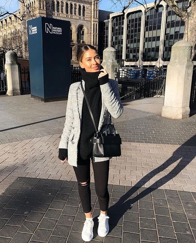 looks com bolsa carteiro bege