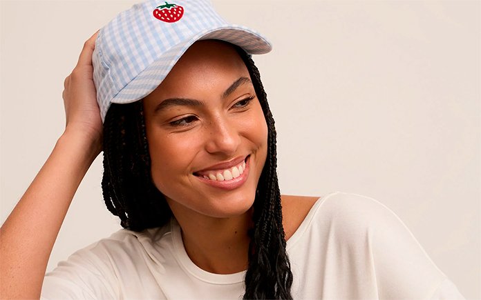 Boné adidas Originals com strass