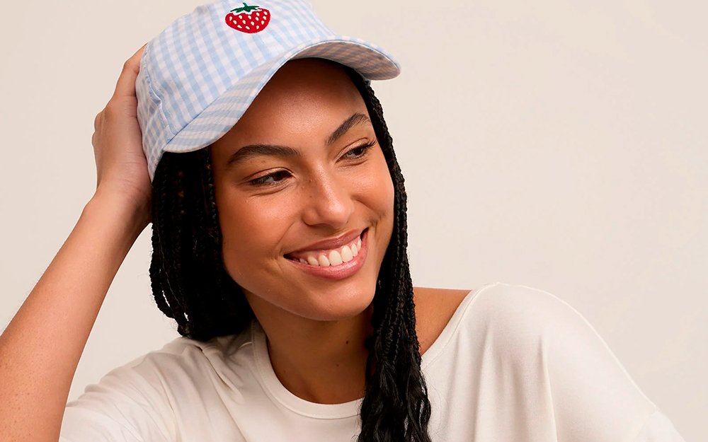 boné Lacoste preto feminino