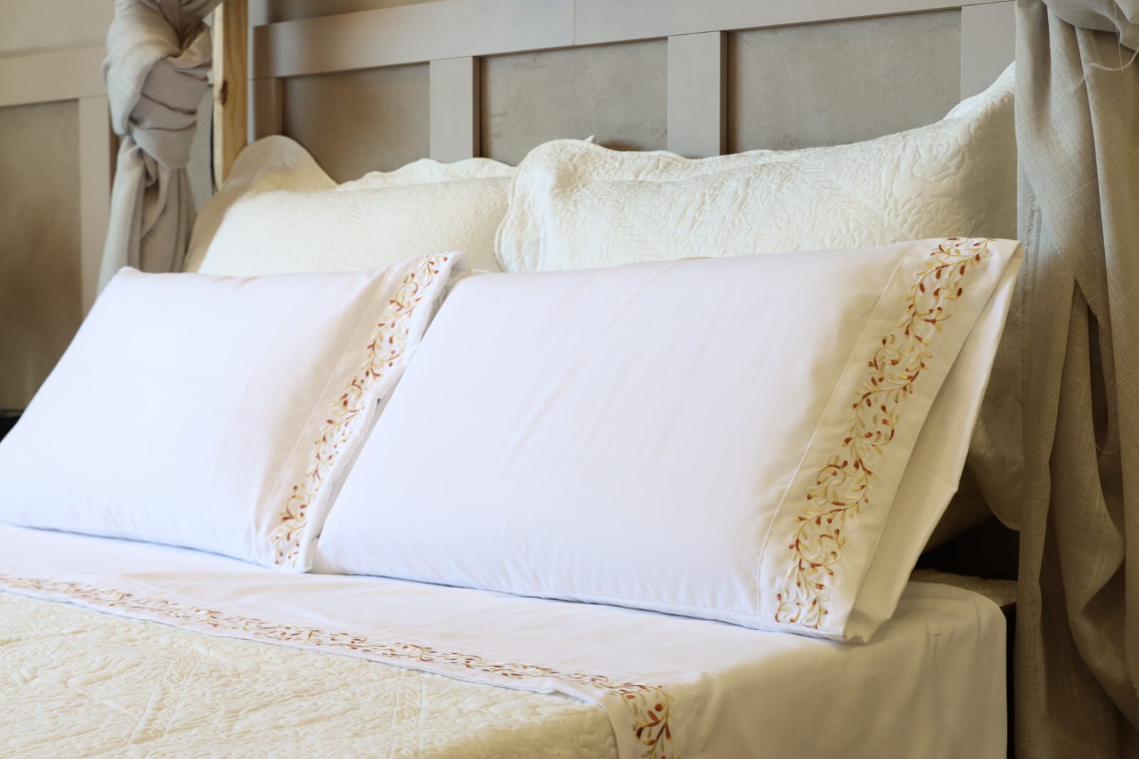 Guia Completo das Linhas de Bordado Madeira Polyneon: Cores e Aplicações