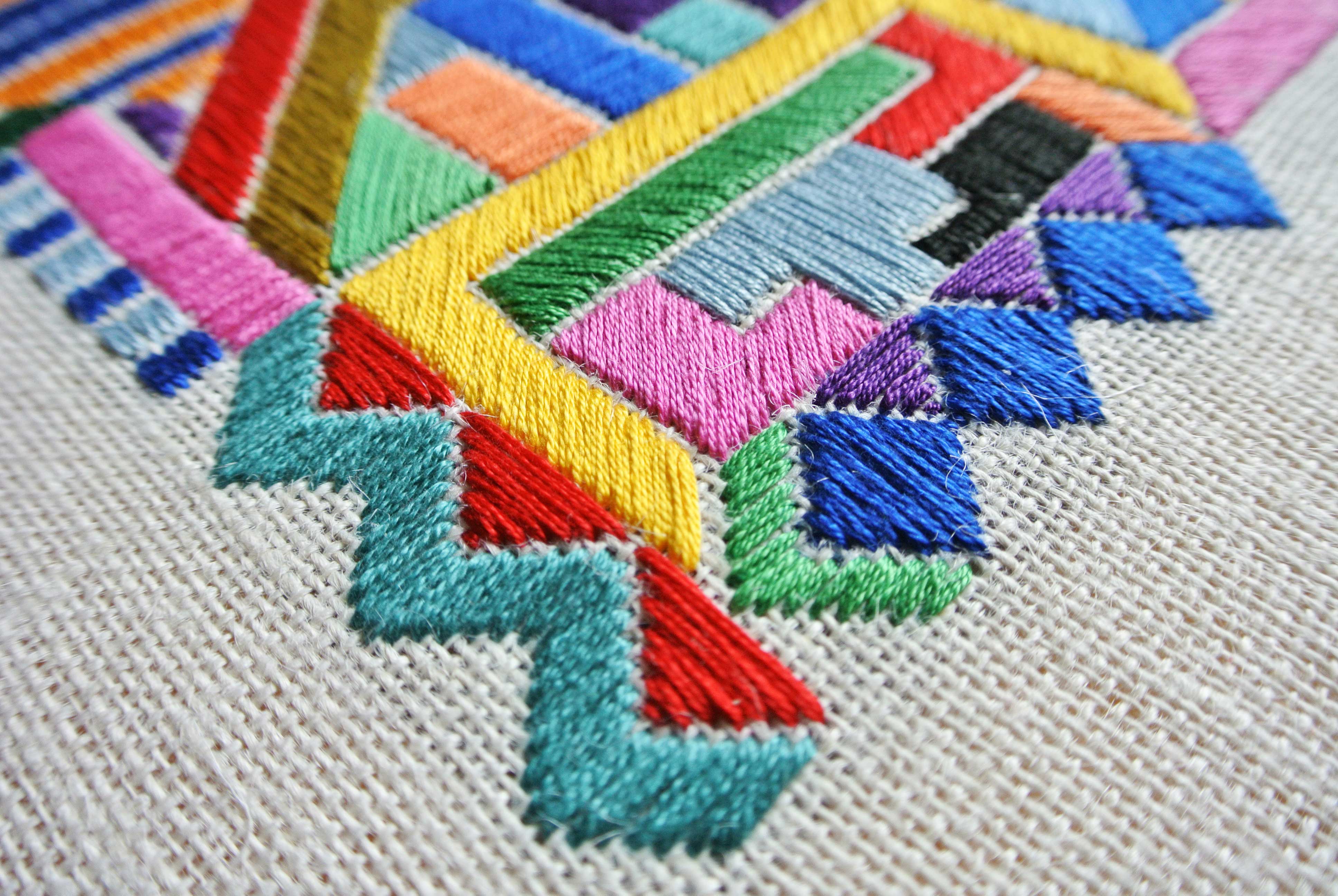 Como Escolher o Tecido e a Linha Certa para seu Bordado Geométrico