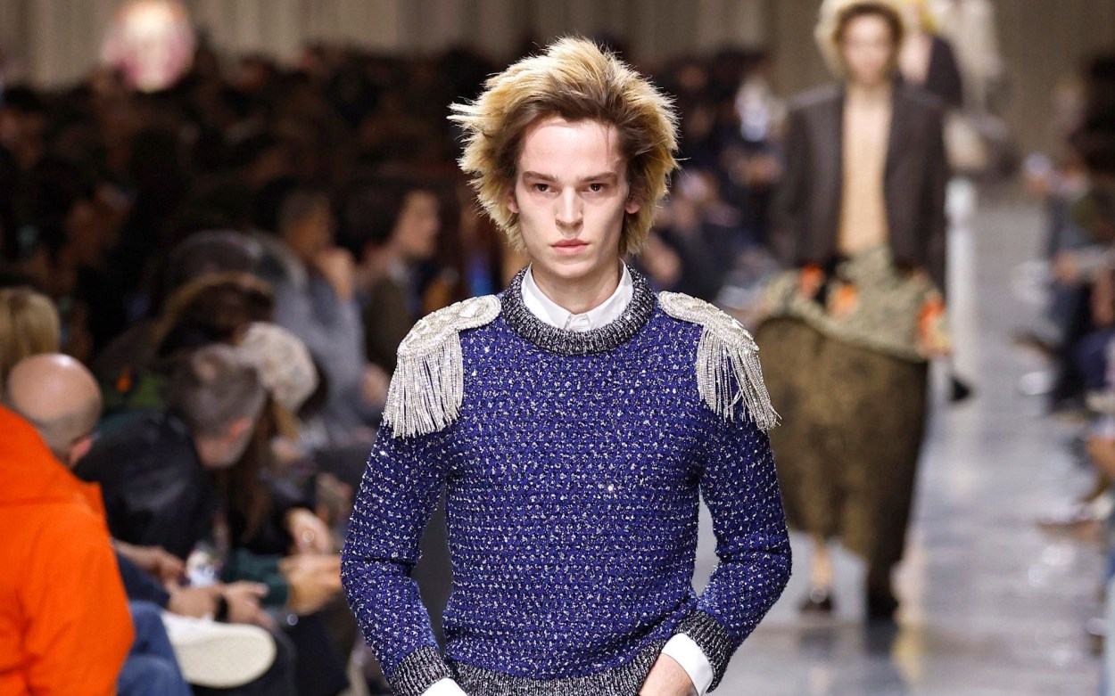 Guia Completo: Como Escolher os Melhores Tecidos para Bordado Ornamental