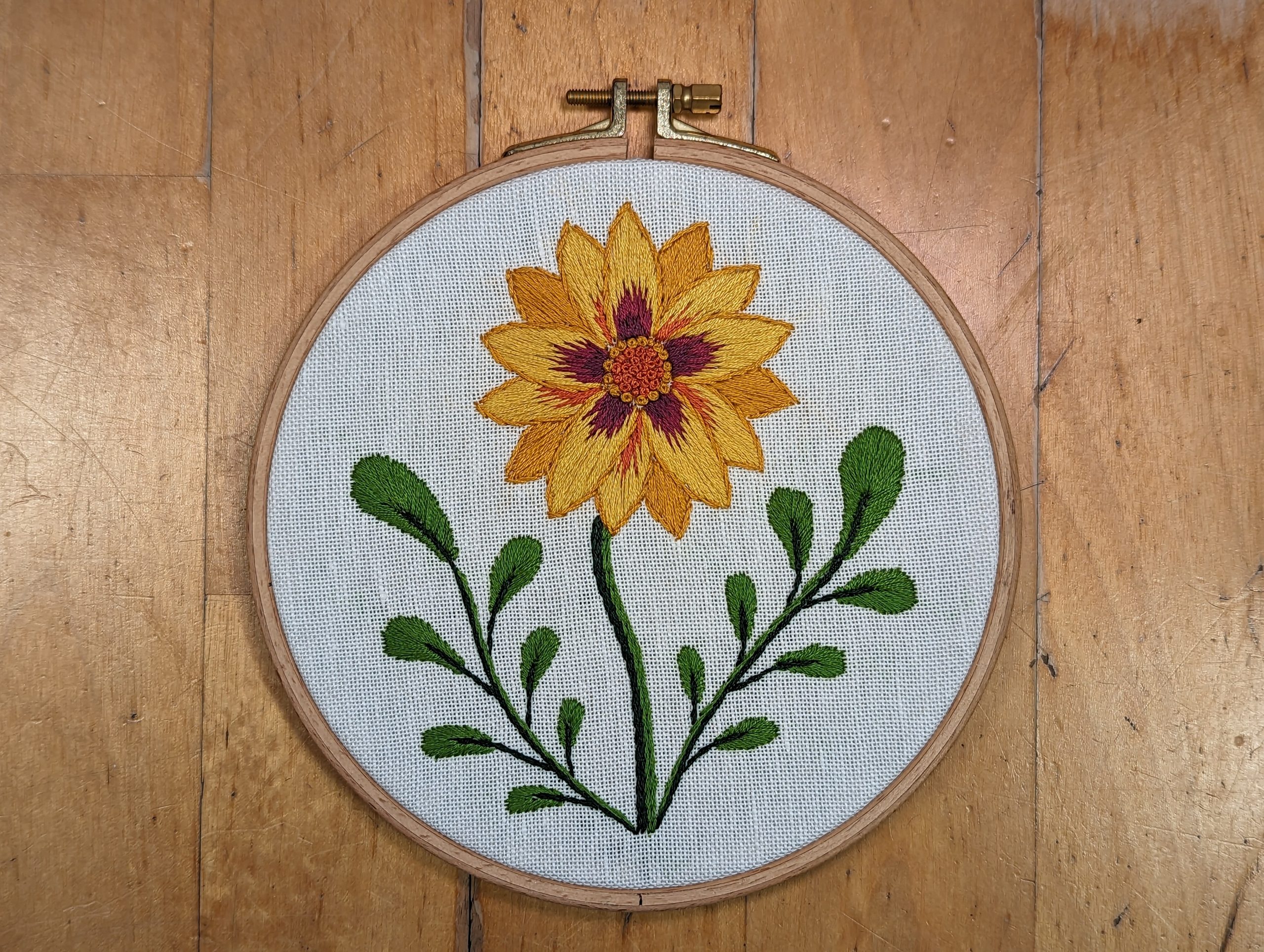 Como Escolher a Melhor Máquina de Bordar de Duas Cores para Sua Empresa