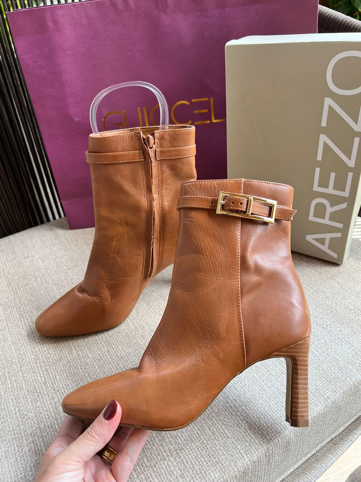 como usar bota cano curto arezzo