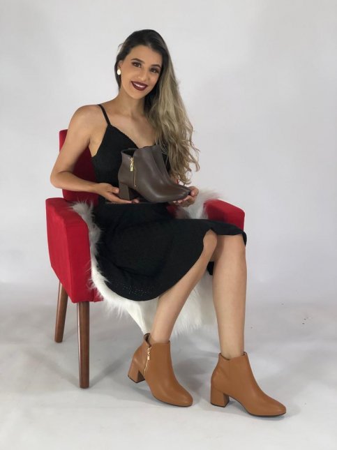 Bota Modare com salto baixo (aprox. 3,5 cm) e zíper lateral