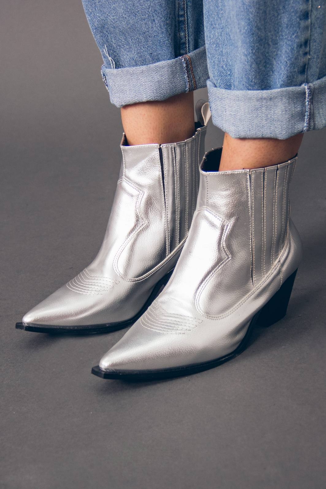 bota prata looks