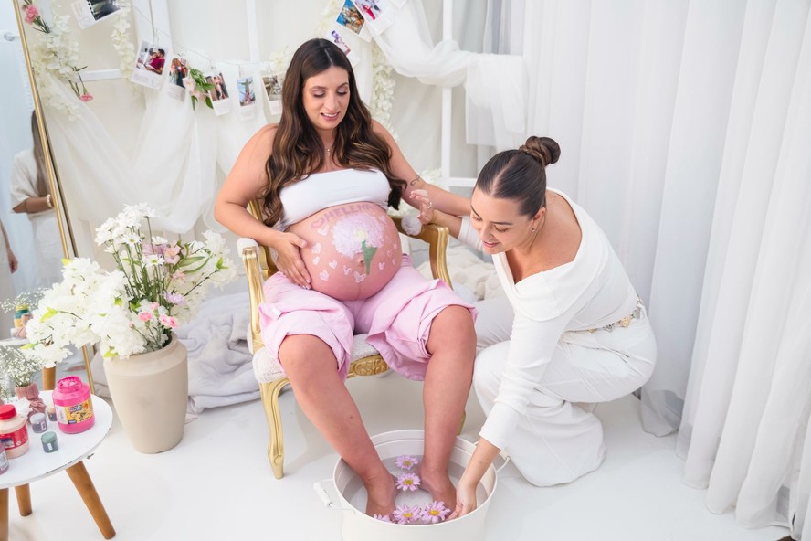 5 Brincadeiras de Chá de Fraldas que Vão Garantir Risadas
Como Fazer um Chá de Fraldas Temático Inesquecível
Os Melhores Prêmios para as Brincadeiras do seu Chá de Fraldas
Chá de Fraldas para Pais Tímidos: Brincadeiras que Funcionam
Ideias de Mensagens Criativas para as Fraldas do Bebê