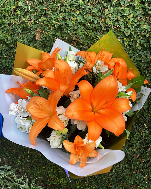 buquê de flores secas laranja