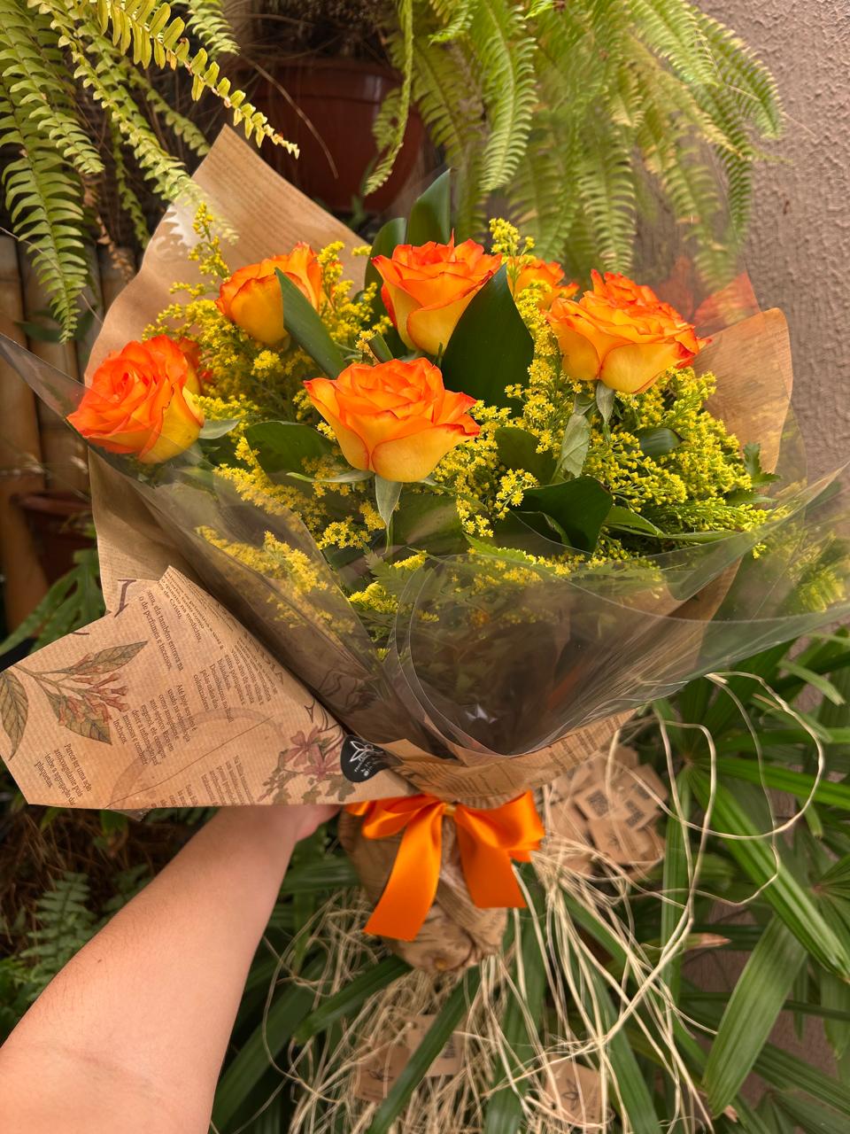 preço buquê flores laranja