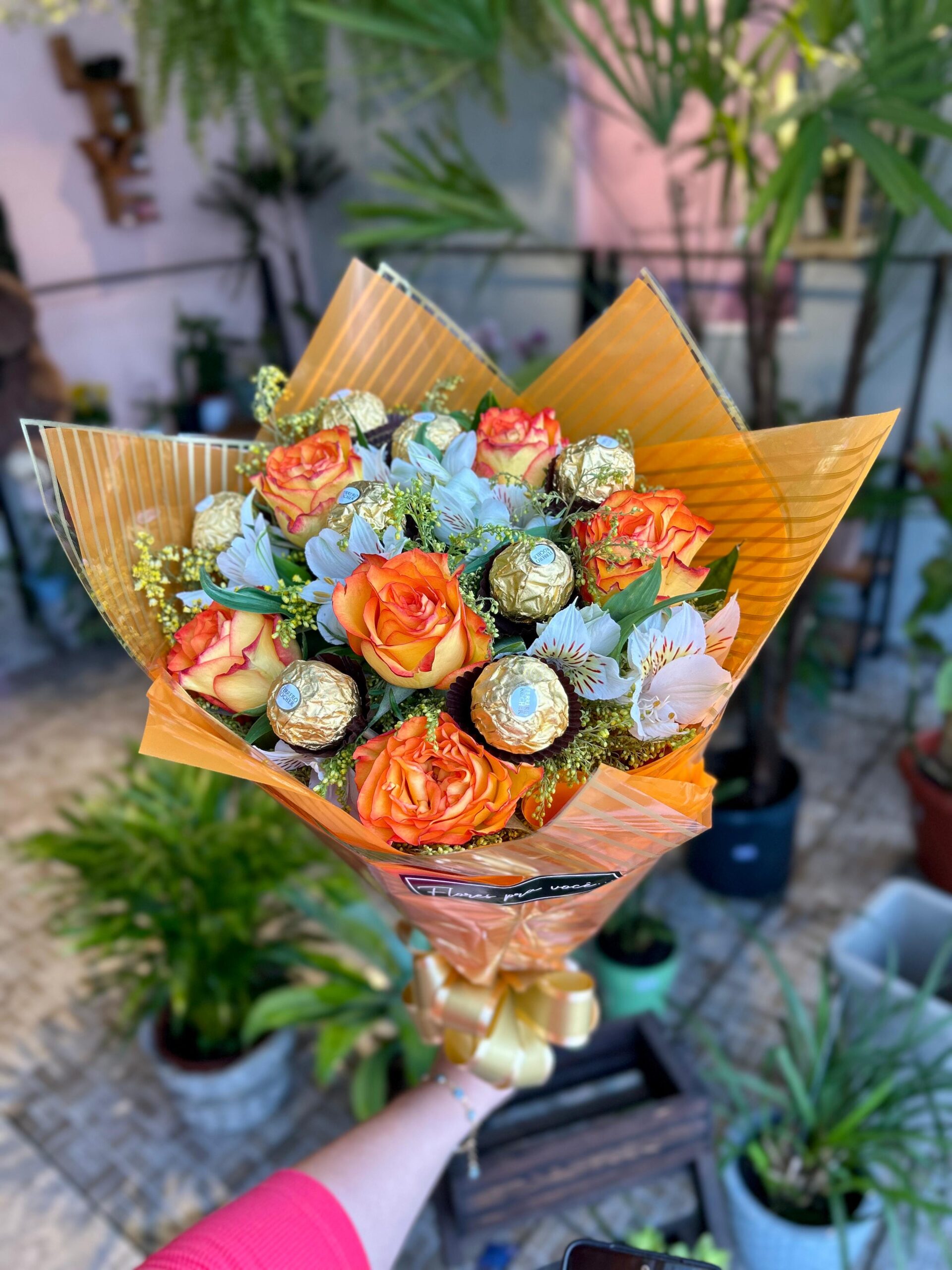 buquê de flores laranja para presente
