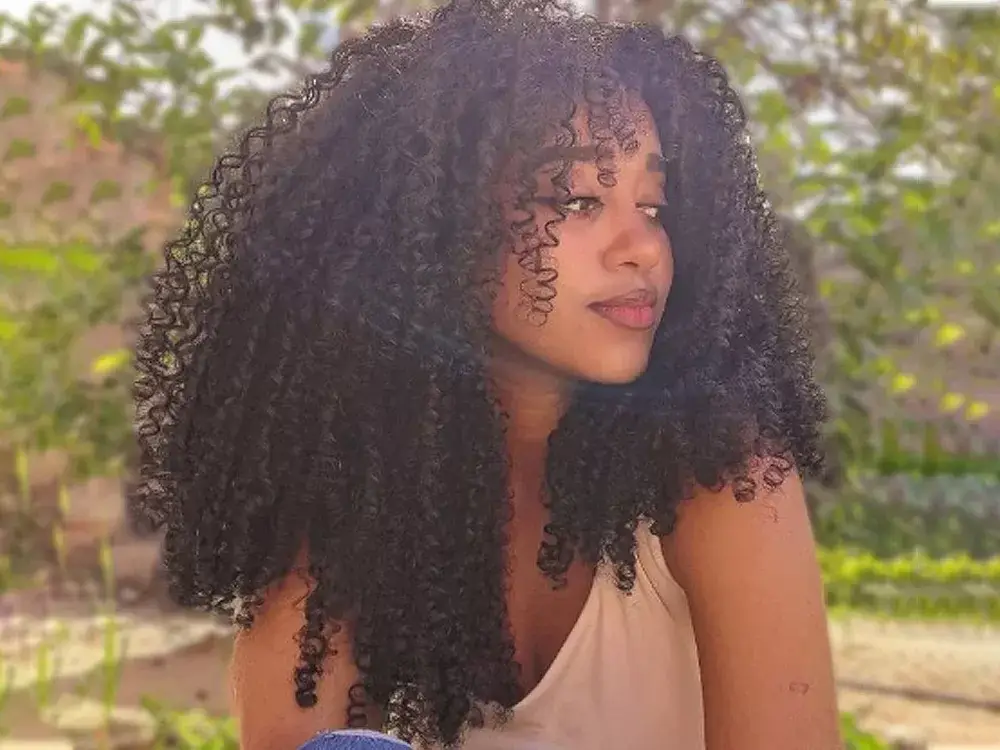 Desvendando o Cabelo 4B: Dicas Essenciais para Volume e Definição