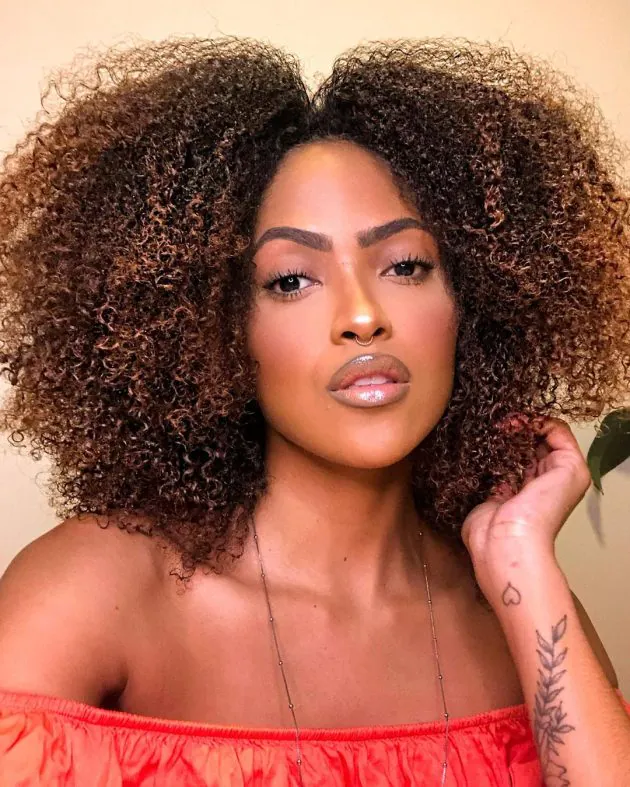 Umectação Capilar: O Segredo para Nutrir e Dar Brilho aos Cabelos 4A, 4B e 4C