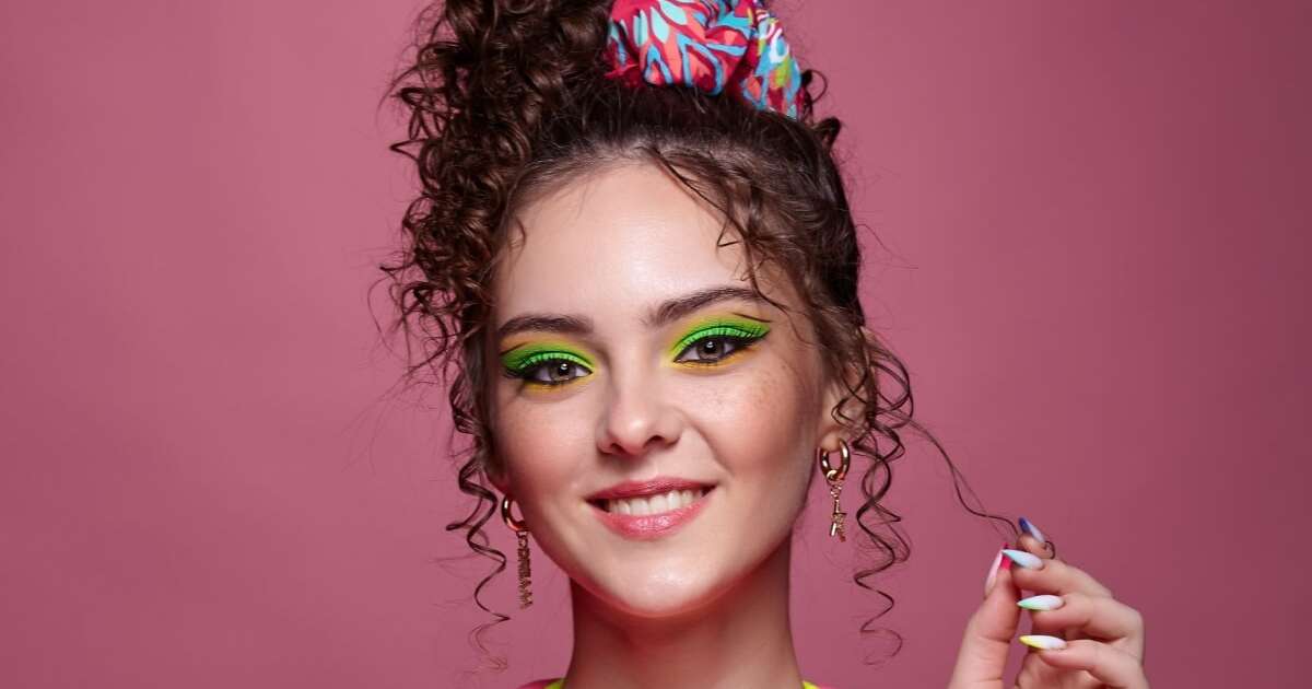 cabelo anos 80 feminino