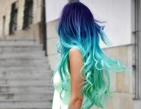 cabelo azul pastel