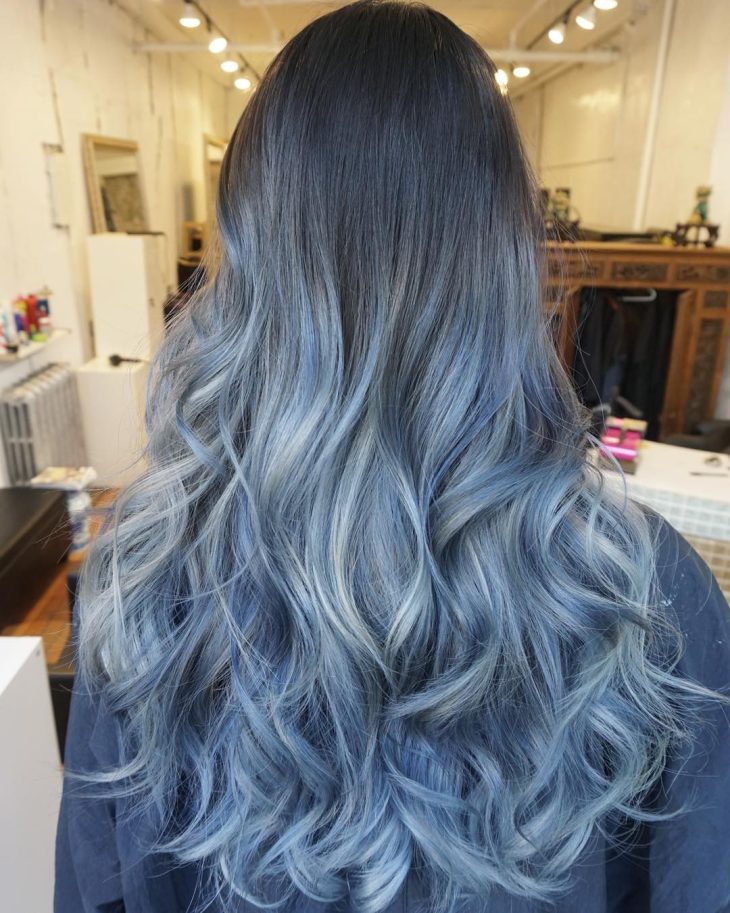 cabelo azul pastel