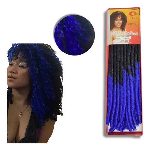 Cabelo cacheado azul vibrante